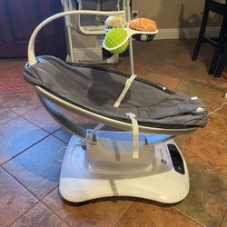 4Moms Mamaroo Multi-Motion Baby Swing
