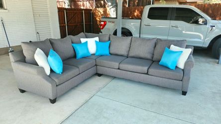 GRAY SECTIONAL GREAT CONDITION