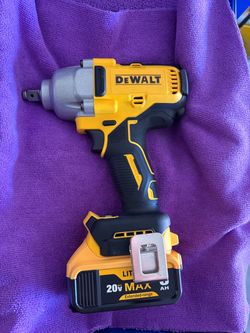 DeWalt 1/2 inch DCF900 XR 20V Brushless Impact Wrench with Battery