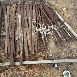 Steel Form Stakes And Screed Bars With Brackets