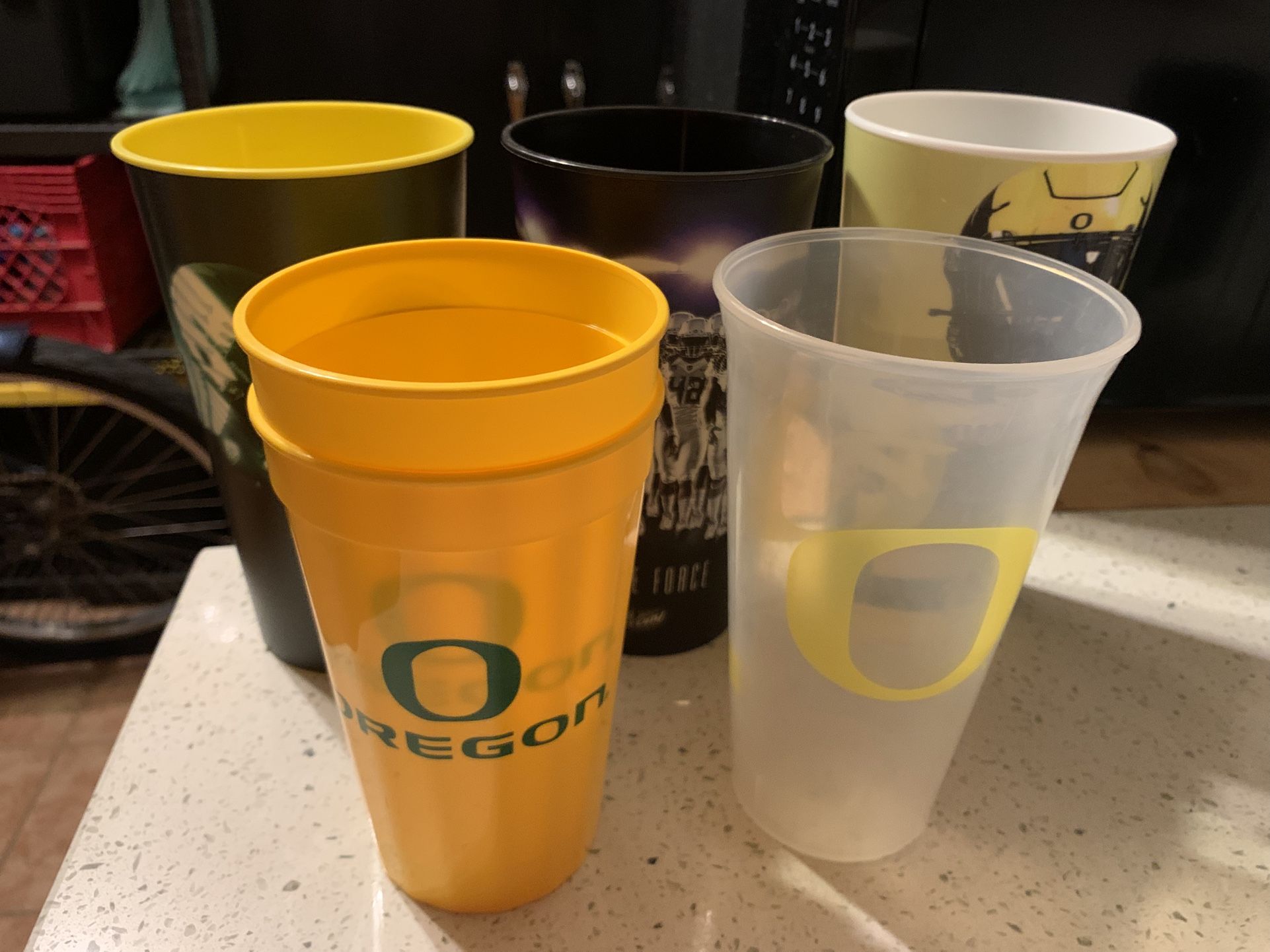 Oregon Ducks Plastic Cups - 6 In Total