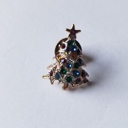 Silver Christmas Holiday Tree pin/brooch