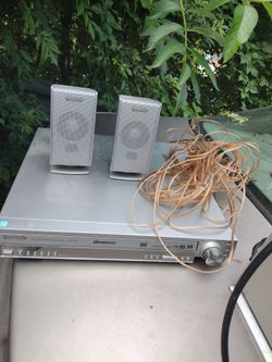 Surround sound system with 5 small speakers and subwoofer