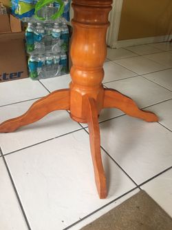 round table good condition with 2 chairs 