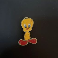 Vintage Tweety Bird Warner Brothers Lapel Pin