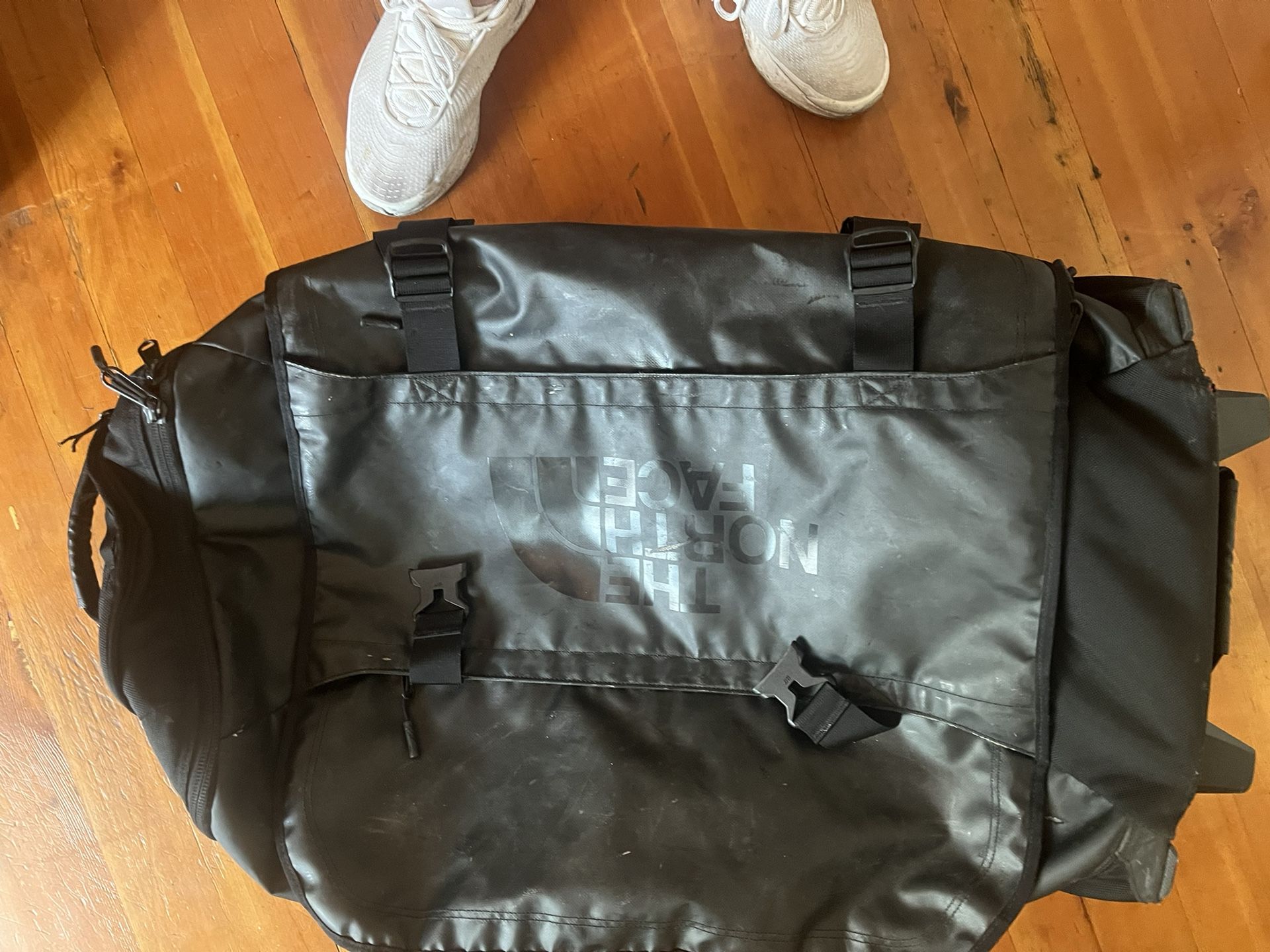 North Face Rolling Thunder Suitcase