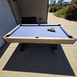 Pool Table With Balls And Stiks