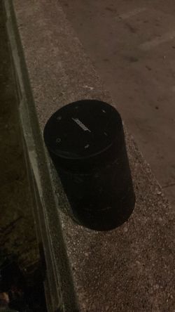 Bose Soundlink Revolve Speaker -Works Great -70$