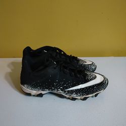 Boys Size 6 Football Cleats/ Shoes 