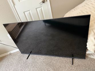 Large Flat Screen Roku TV