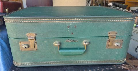 1950s Lady Baltimore suitcase from panorama city
