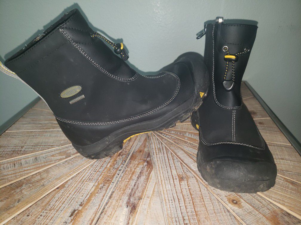 Keen Size 4 (Big Kids) Waterproof Mid Side Zip Boots