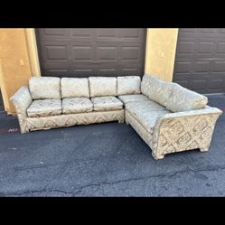 Sectional Couch 