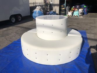 Tufted party ottoman