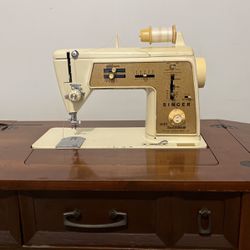 Sewing Machine, Electric, Singer