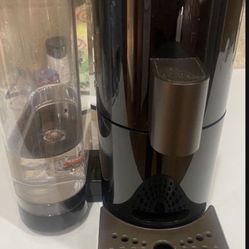 NESPRESSO COFFEE MACHINE