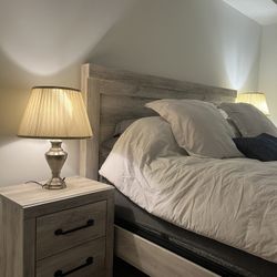 Beautiful, Light With Dim Option, Antique Trophy Style 