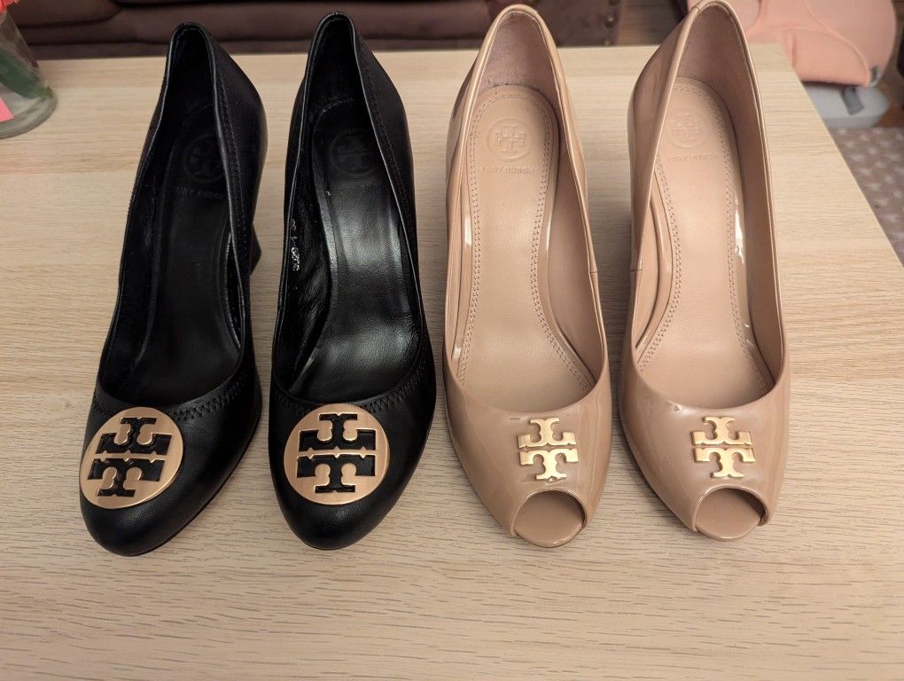 Tory Burch Wedge Pumps In a Nude And Black Color