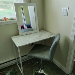 Makeup Desk 