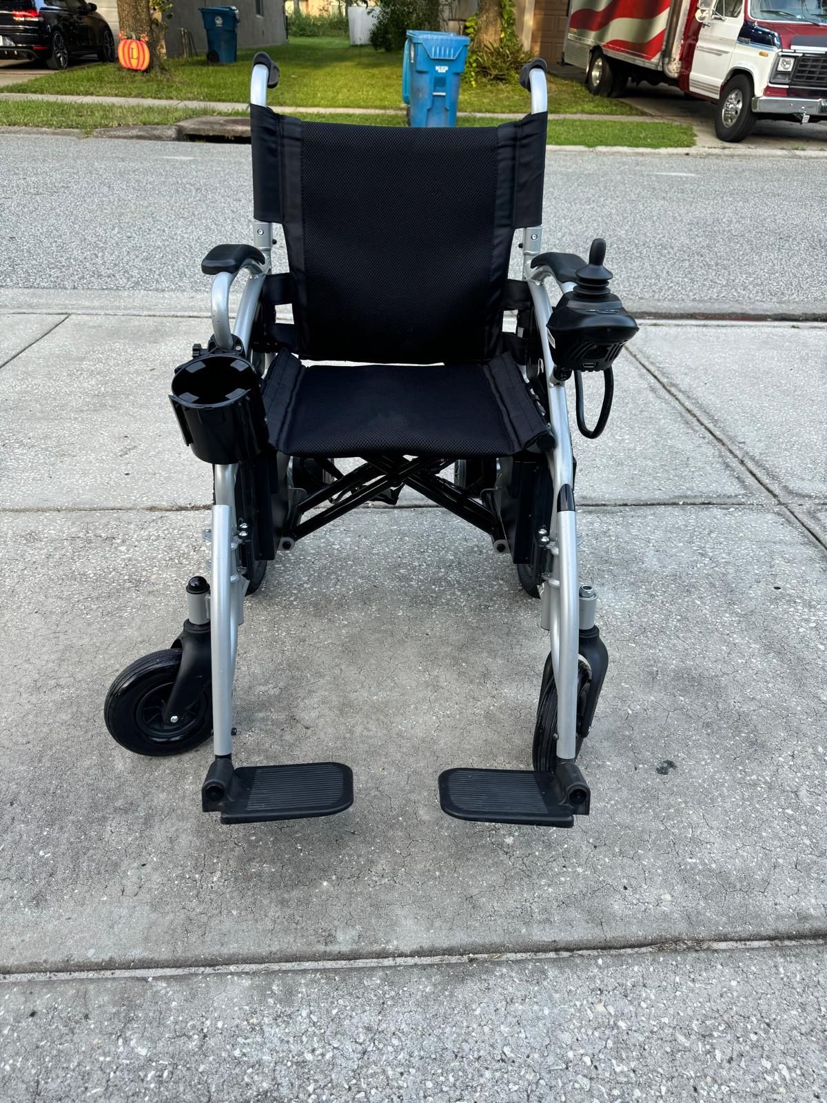 Zip’r Folding Power wheelchair 