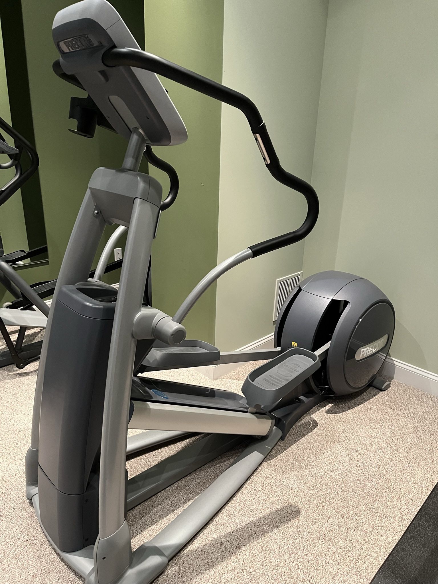 Precor Elliptical Fitness Crosstrainer