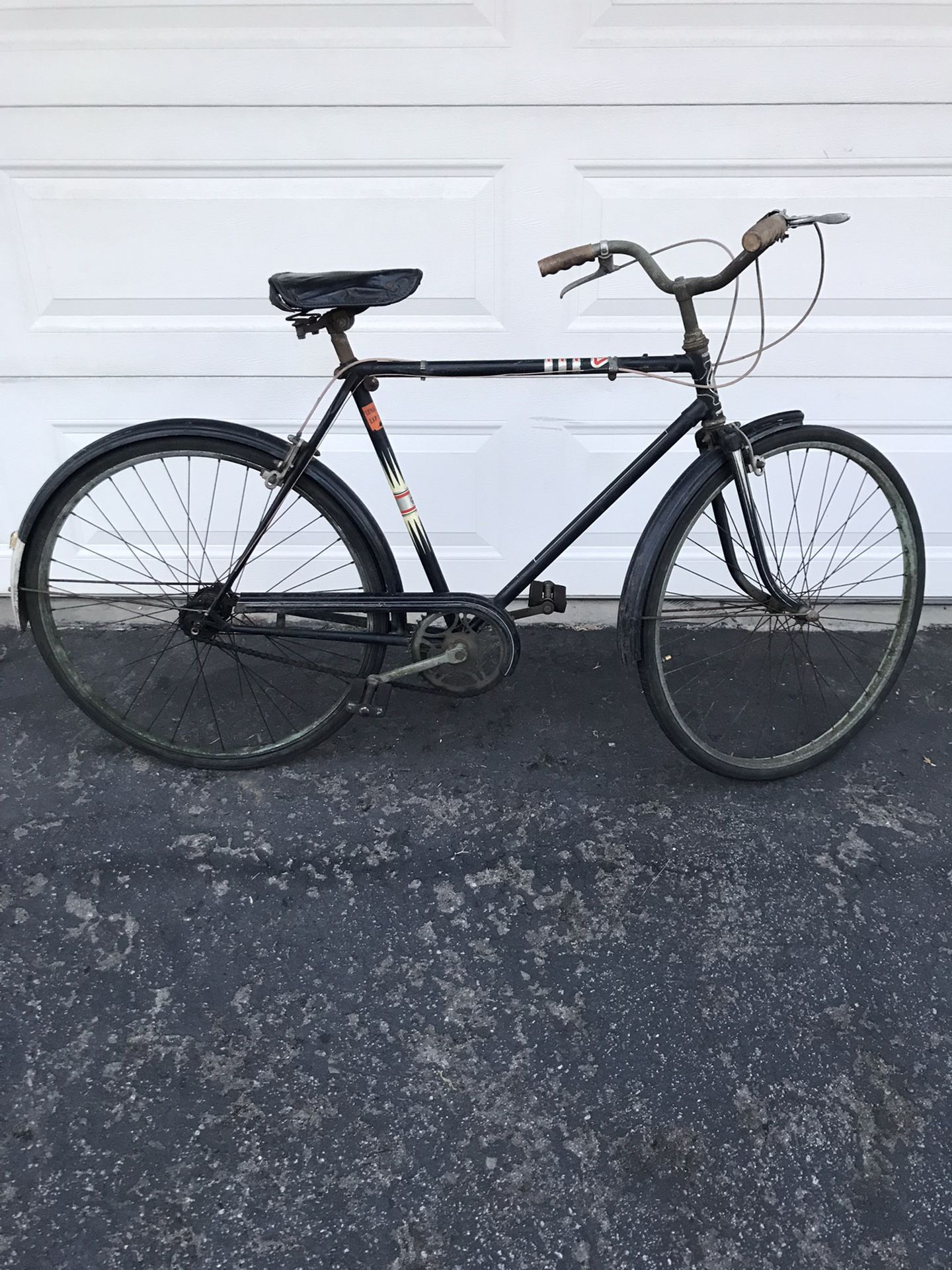 Sears 3-Speed Classic 1960’s Men’s Road Street Bike. 26” Wheels with Front & Back Fenders and Hand Brakes.