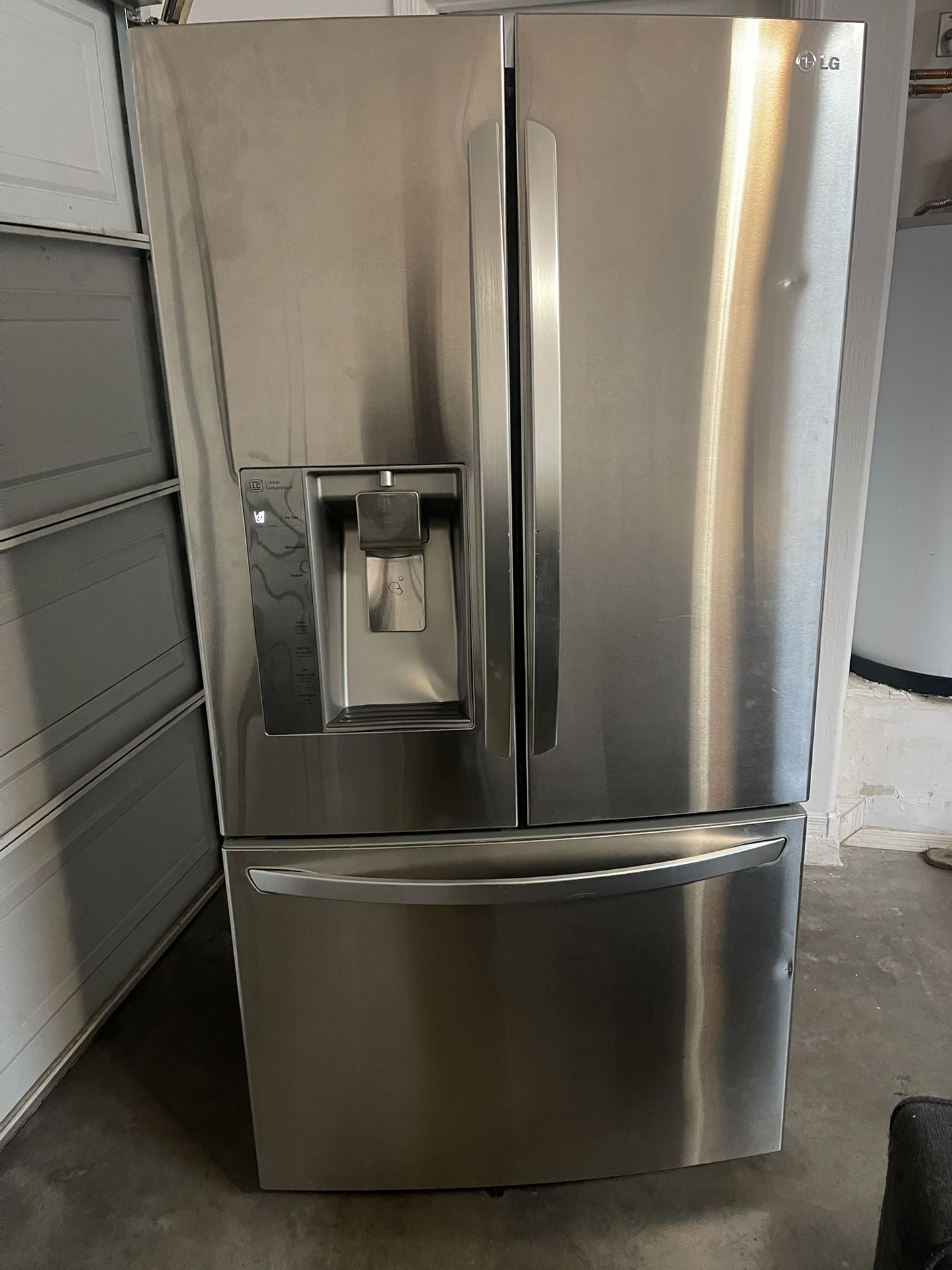 Refrigerator 