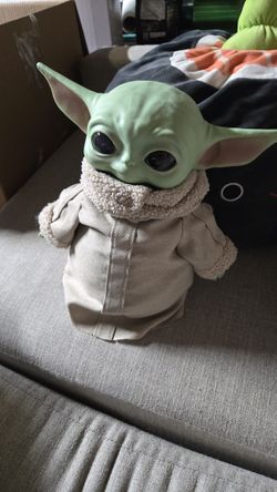 11-inch Star Wars The Mandalorian "The Child" (Baby Yoda / Grogu) Plush