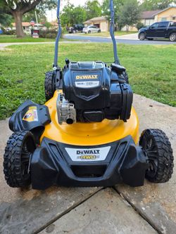 DEWALT 21 in. 163cc Briggs and Stratton 725Exi Engine Rear Wheel Drive 3-in-1 Gas Self Propelled Walk Behind Lawn Mower