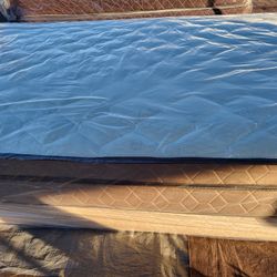 Brand New Queen Size Pillowtop Mattress Included Box Spring Free Delivery 