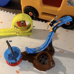 Monster Truck Track Set 