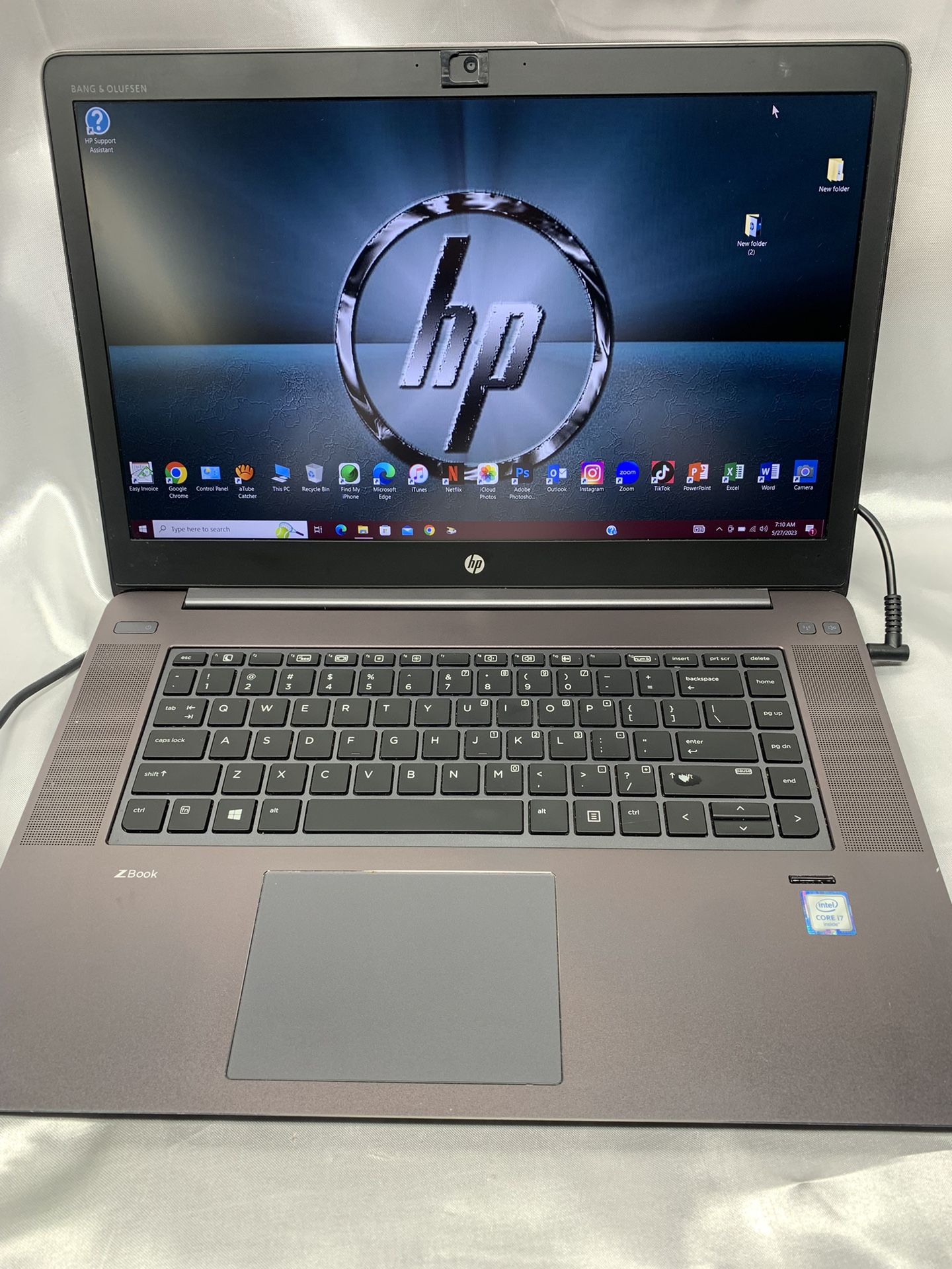 i7…i7…HP 2 BOOK STUDIO G3 8 GENERATION build On 12/15/2022….256.0 GB SSD ( Capacity ) ..8.0 GB RAM . READY FOR CLASSES FULLY LOADED