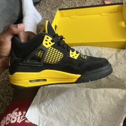 AIR JORDAN 4 RETRO 