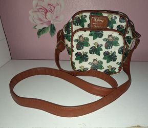 Crossbody purse