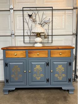 Vintage Wooden Cabinet