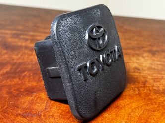 2” Toyota black rubber towing hitch receiver plug
