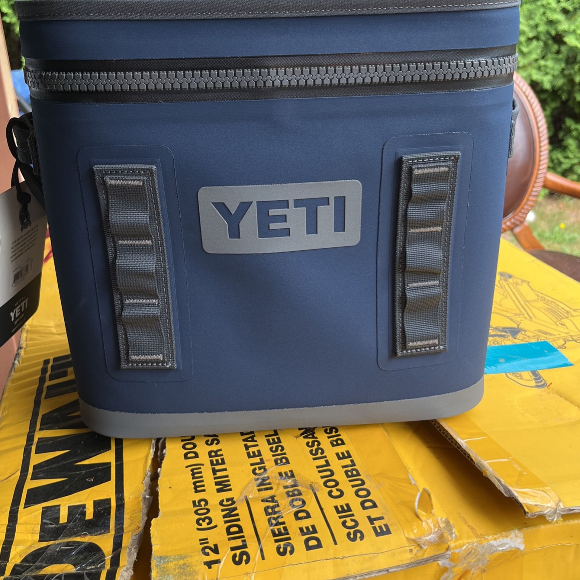 Yeti Hopper Flip Cooler. for Sale in Everett, WA OfferUp