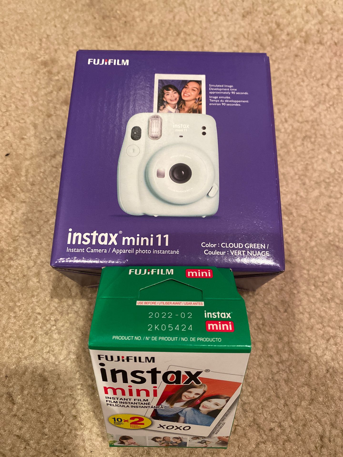 Fujifilm Instax mini 11 with FILM