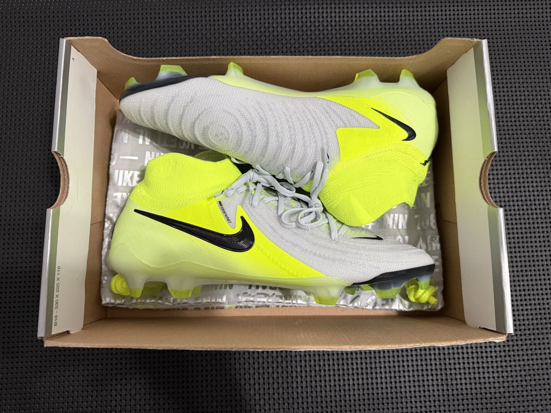 Nike Phantom Luna 2 Elite FG – Men’s Size 10 – Brand New Pro Cleats