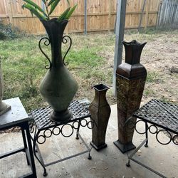 6 Piece Set With Tables And Vases