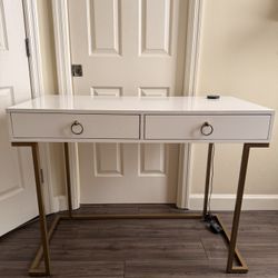 White Desk 