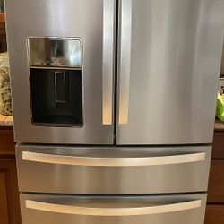 Whirlpool 26 Cu In French Doors. 4 Door Refrigerator/freezer