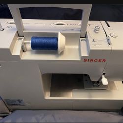 Singer Sewing Machine 