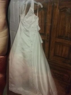 Beautiful wedding dress huge price drop must go ASAP