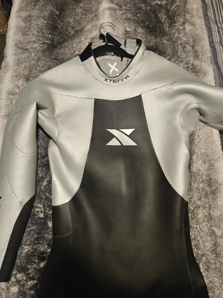 Xterra Wetsuit Triathlon Vengeance Large Used Once