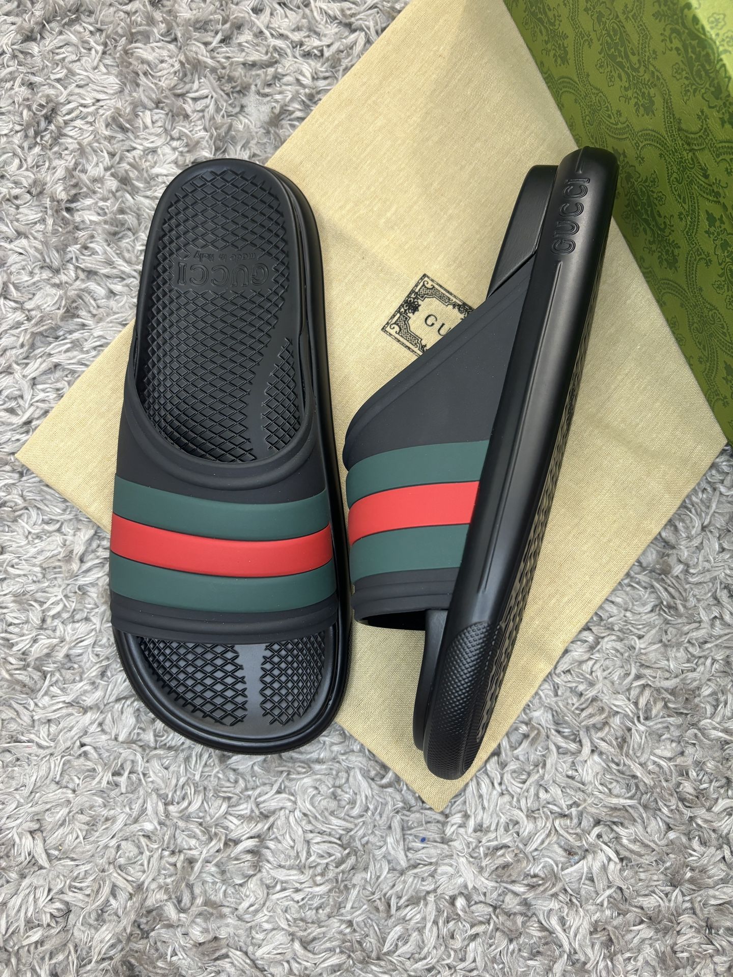 Gucci slides size 8us 41eur