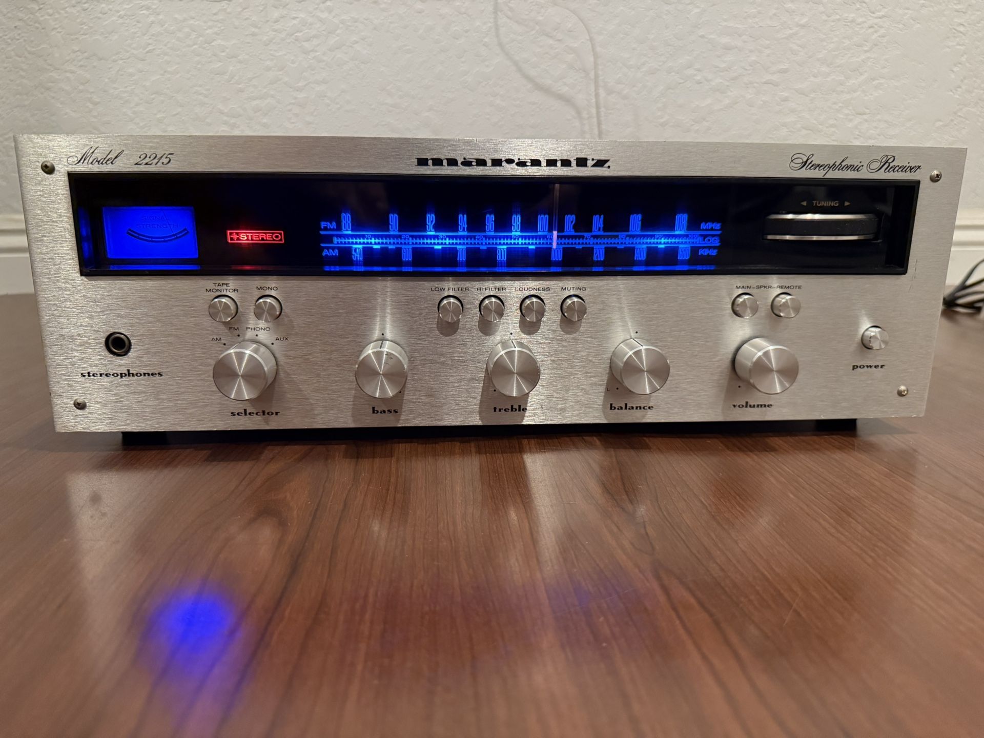 MARANTZ 2215 Vintage Stereo Receiver Excellent