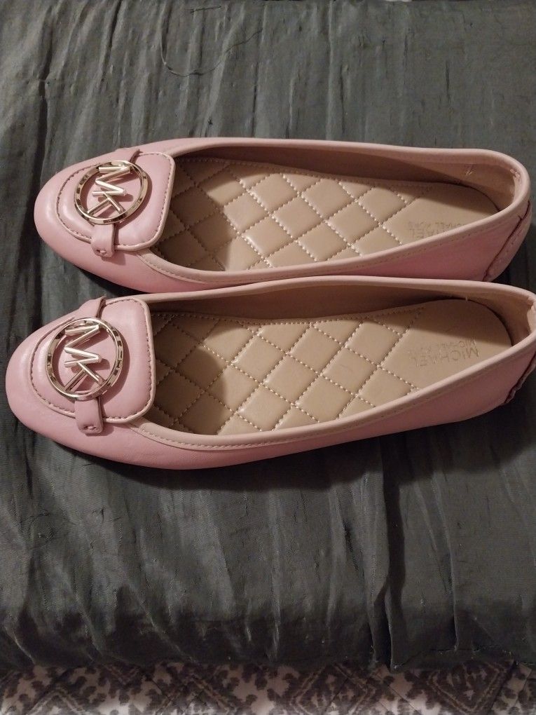 Michael Kors Size 7m 45 Dollars