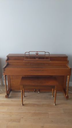 FREE Winter Company Upright Piano w/duet bench