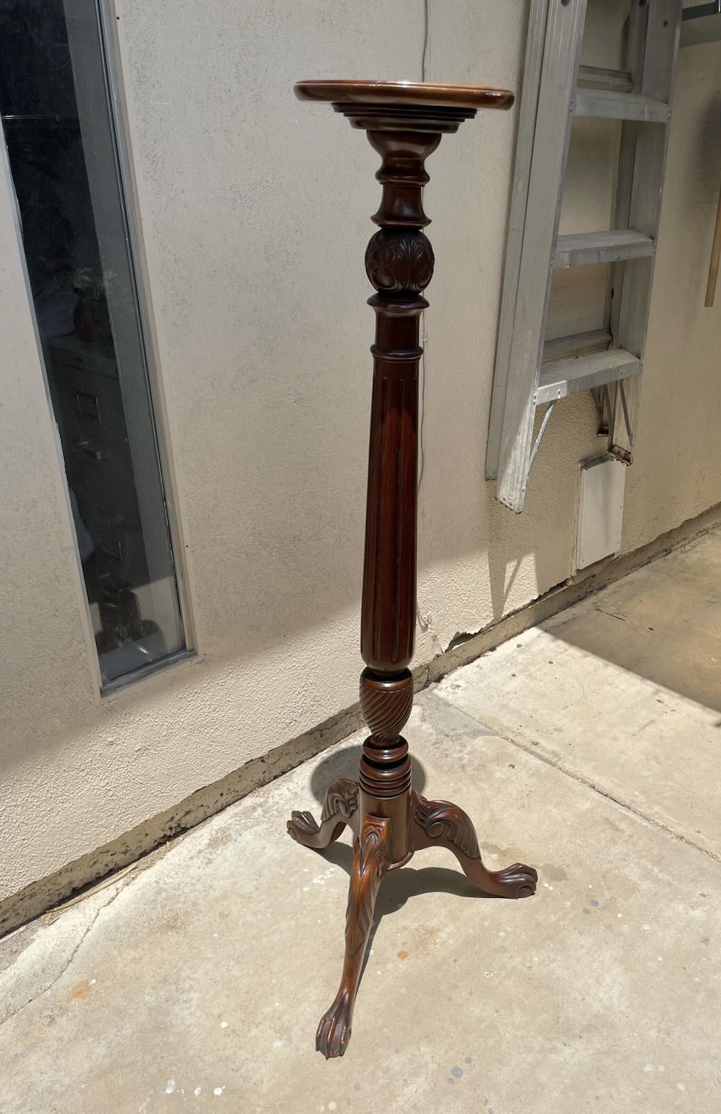 Crinole Plant Stand